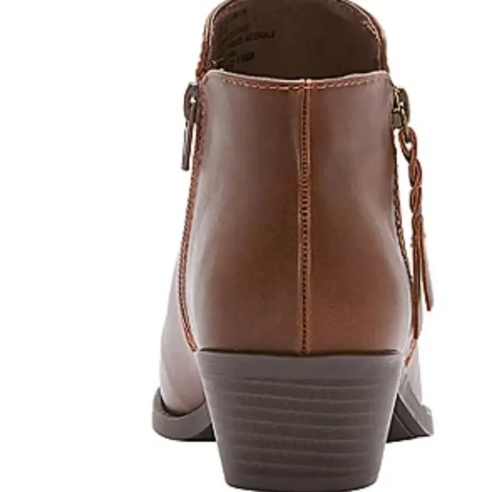 ARIZONA NWT WOMENS CANYON HEELED BOOTIES